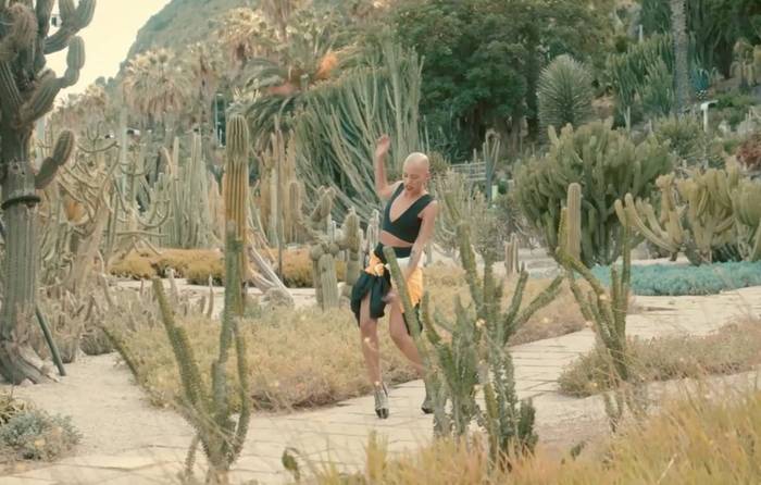 Head Over Heels | NOWNESS